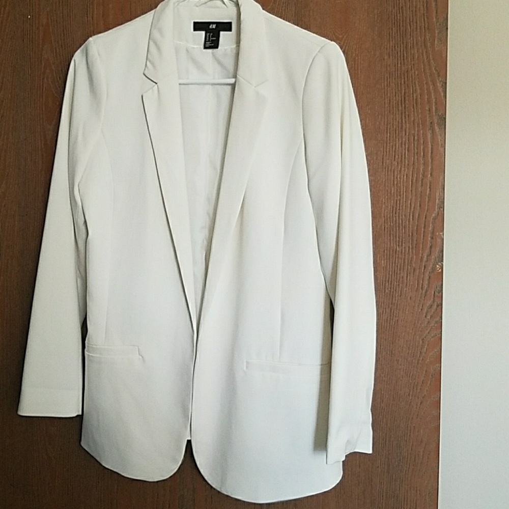 H&M  off white blazer - great for spring/summer